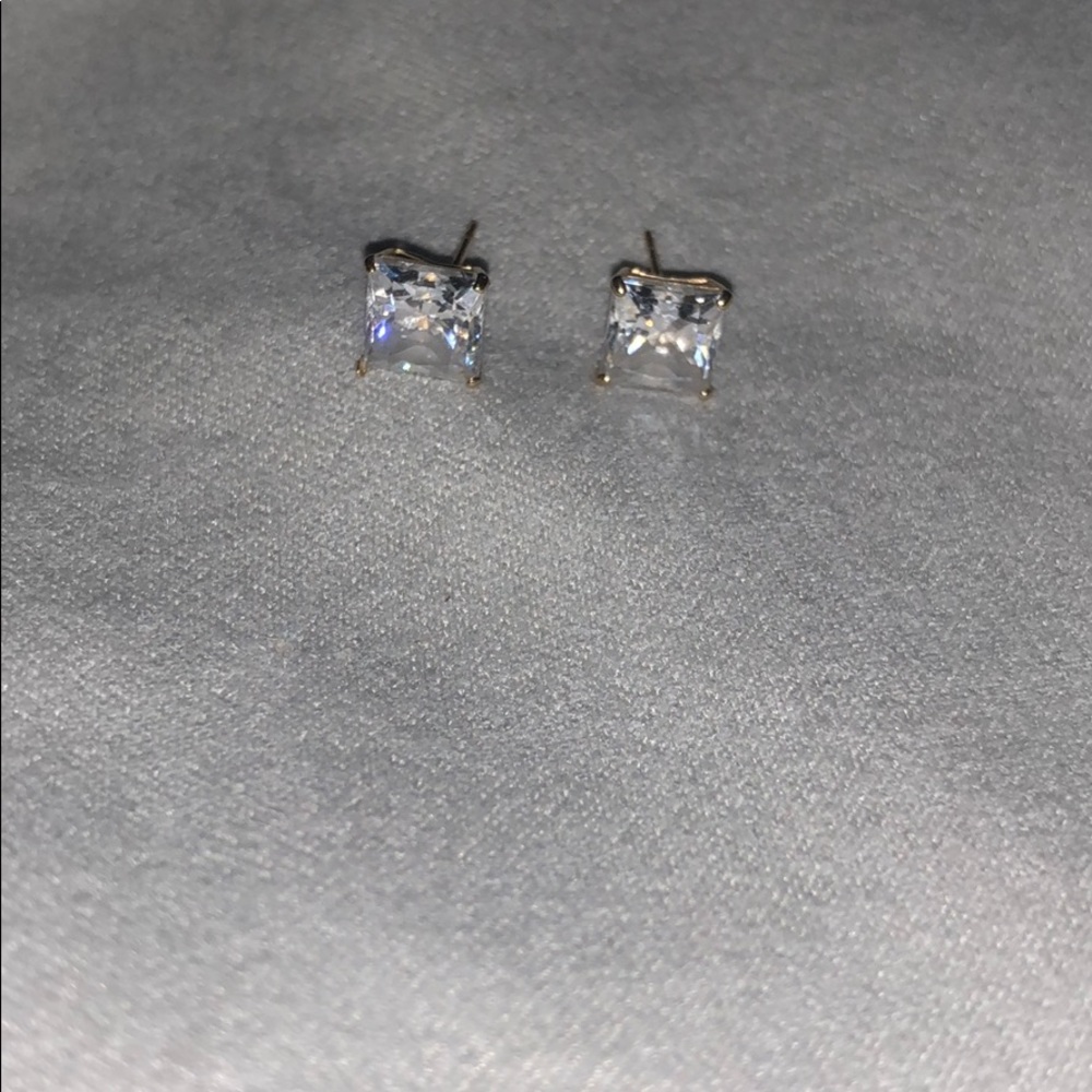 Men’s earrings